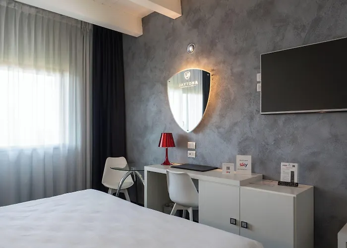 Отель Daytona Business