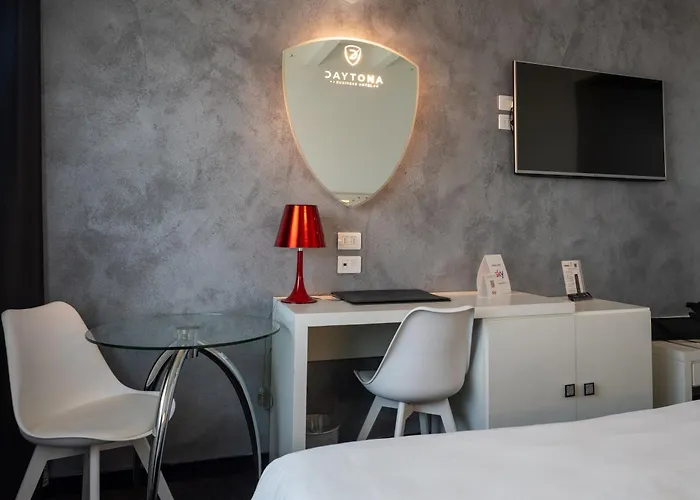 فندق Daytona Business كولّيكْيو