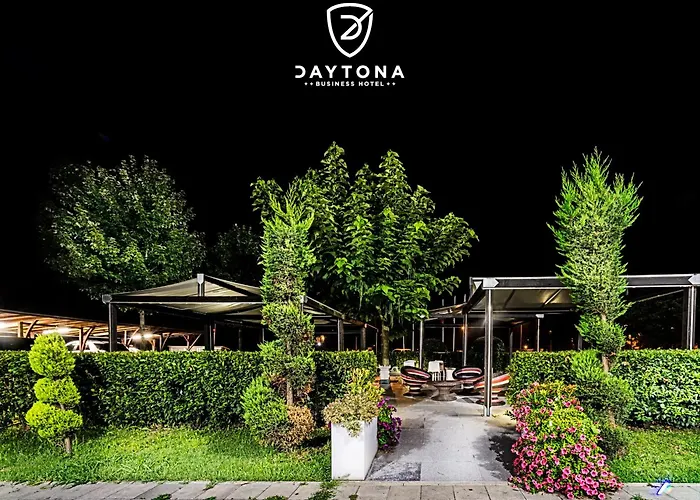 Daytona Business فندق كولّيكْيو